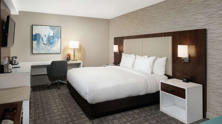 <b>Doubletree Hotel by Hilton Monrovia Room</b>. Images powered by <a href="https://iceportal.shijigroup.com/" title="IcePortal" target="_blank">IcePortal</a>.