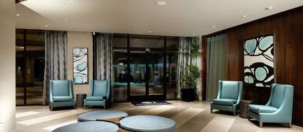 Doubletree Hotel by Hilton Monrovia Lobby