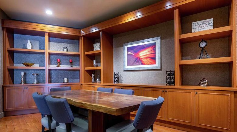 <b>DoubleTree by Hilton Los Angeles-Norwalk Restaurant</b>. Images powered by <a href="https://iceportal.shijigroup.com/" title="IcePortal" target="_blank">IcePortal</a>.
