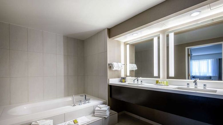 <b>DoubleTree by Hilton Los Angeles-Norwalk Room</b>. Images powered by <a href="https://iceportal.shijigroup.com/" title="IcePortal" target="_blank">IcePortal</a>.