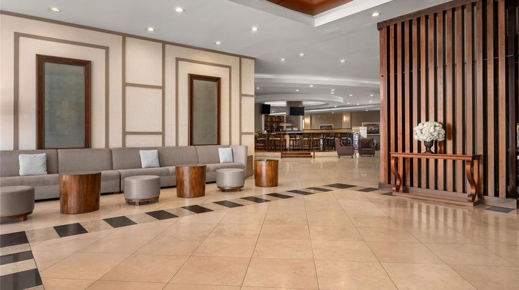 DoubleTree by Hilton Los Angeles-Norwalk Lobby