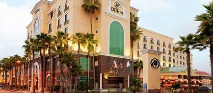 Hilton Los Angeles Exterior