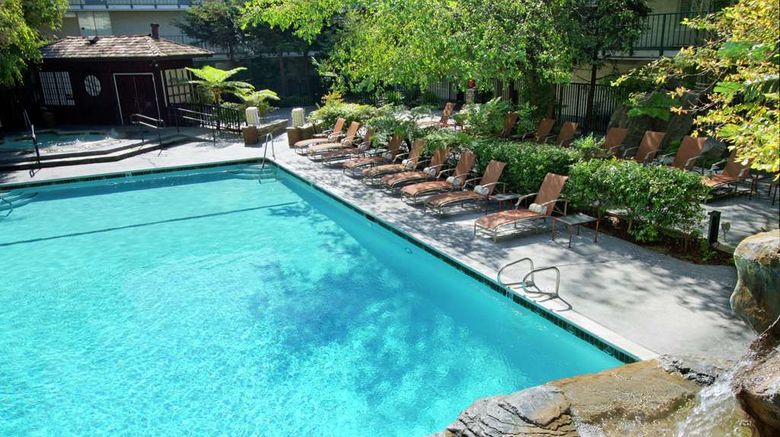 <b>Doubletree Hotel Torrance/South Bay Pool</b>. Images powered by <a href="https://iceportal.shijigroup.com/" title="IcePortal" target="_blank">IcePortal</a>.