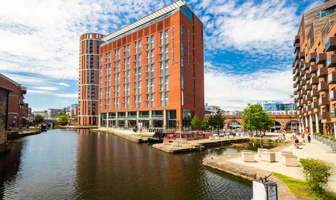DoubleTree by Hilton Leeds City Centre Exterior