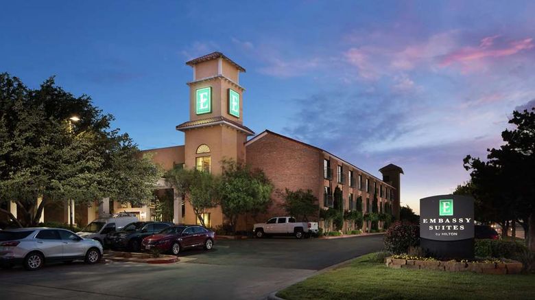 <b>Embassy Suites Lubbock Exterior</b>. Images powered by <a href="https://iceportal.shijigroup.com/" title="IcePortal" target="_blank">IcePortal</a>.