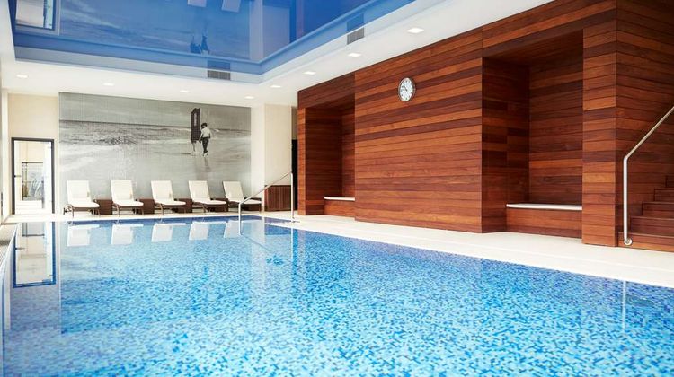 DoubleTree by Hilton Lodz Pool