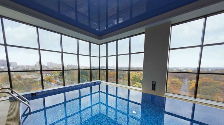 DoubleTree by Hilton Lodz Pool