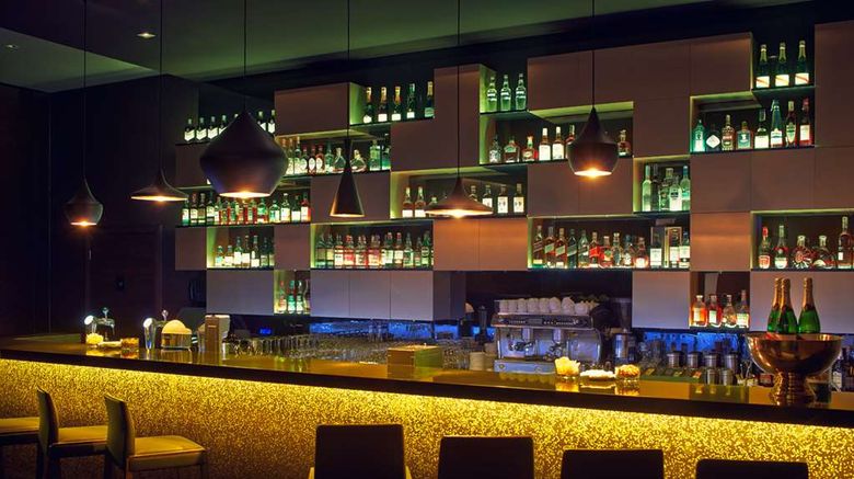 <b>DoubleTree by Hilton Lodz Restaurant</b>. Images powered by <a href="https://iceportal.shijigroup.com/" title="IcePortal" target="_blank">IcePortal</a>.