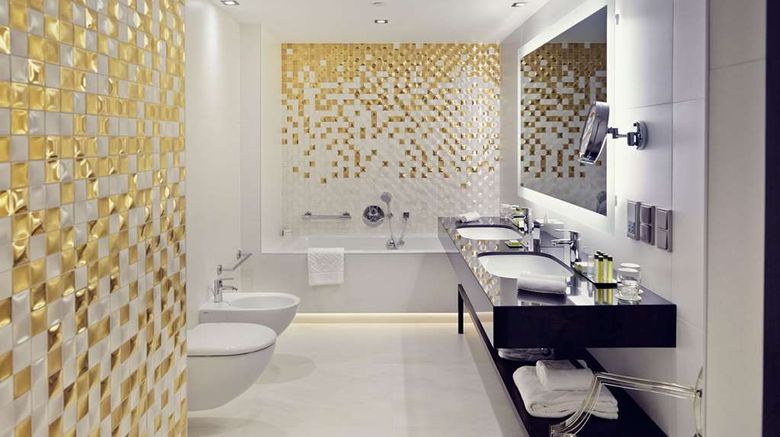 <b>DoubleTree by Hilton Lodz Room</b>. Images powered by <a href="https://iceportal.shijigroup.com/" title="IcePortal" target="_blank">IcePortal</a>.