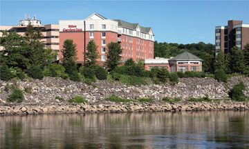 Hilton Garden Inn Auburn Riverwatch