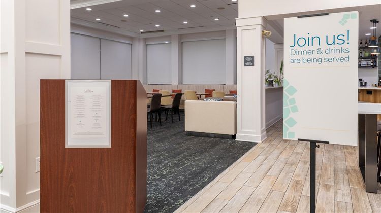 Hilton Garden Inn Auburn Riverwatch Restaurant