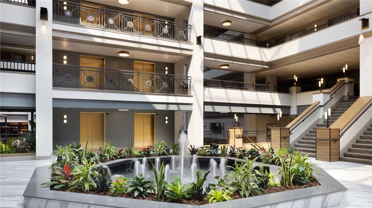 Embassy Suites Lexington/UK Coldstream Lobby