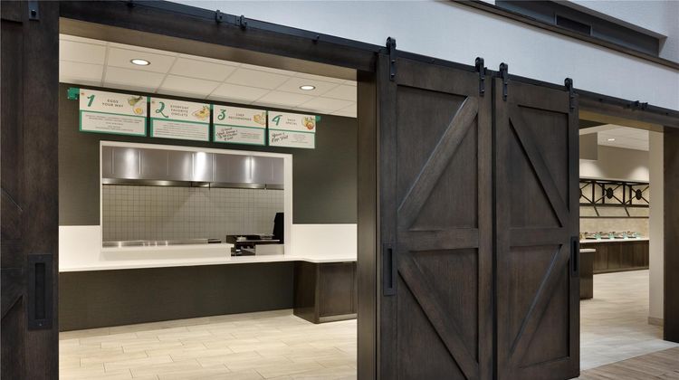 Embassy Suites Lexington/UK Coldstream Restaurant