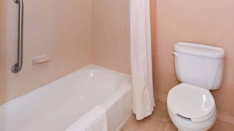 Hampton Inn Litchfield Room