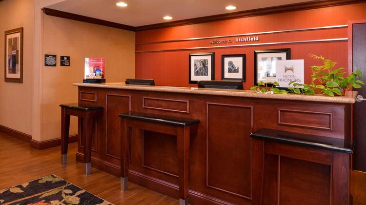 Hampton Inn Litchfield Lobby