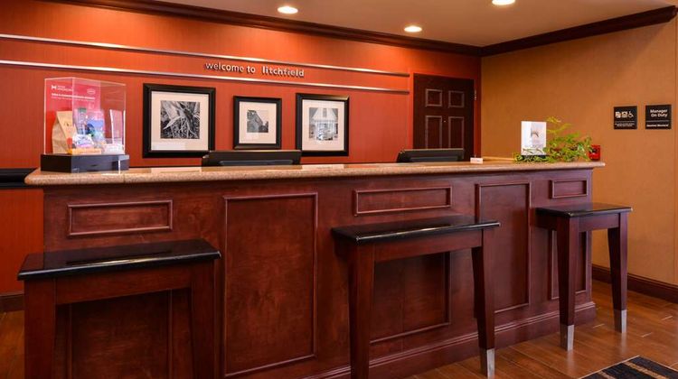 Hampton Inn Litchfield Lobby