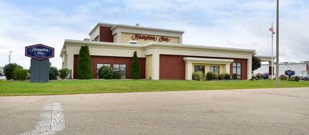 Hampton Inn Litchfield Exterior