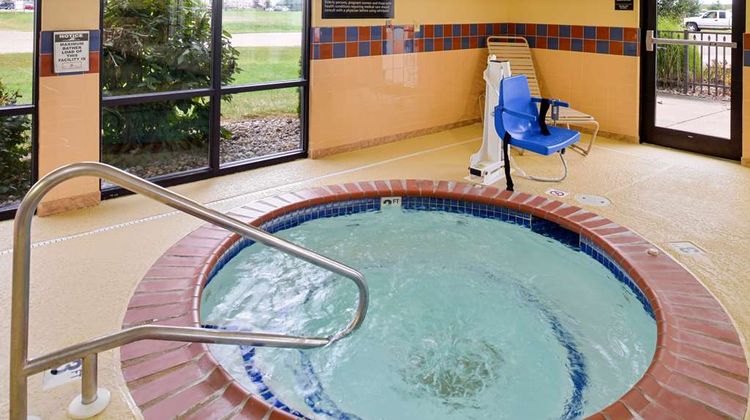 Hampton Inn Litchfield Pool