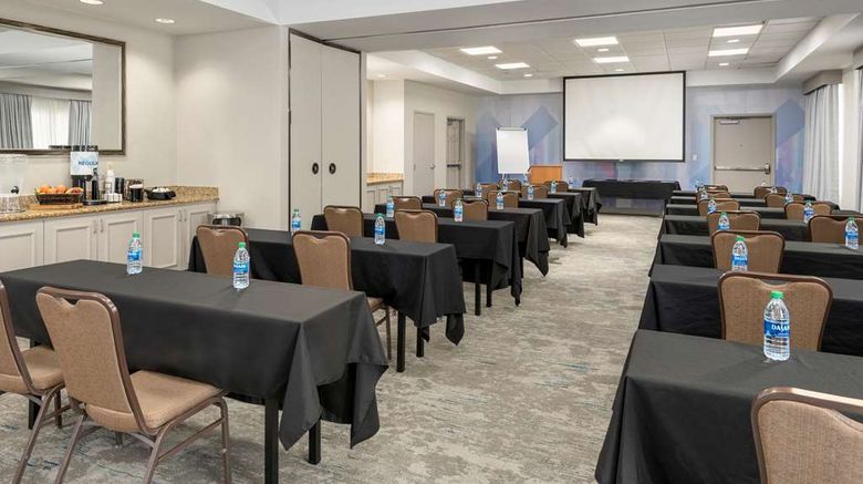 <b>Hilton Garden Inn Lafayette/Cajundome Meeting</b>. Images powered by <a href="https://iceportal.shijigroup.com/" title="IcePortal" target="_blank">IcePortal</a>.
