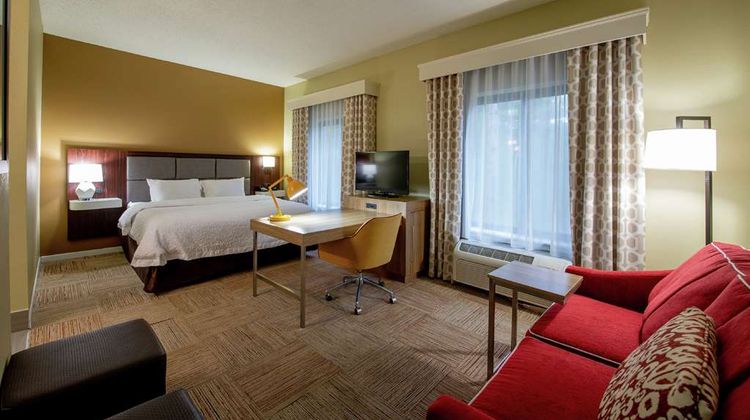Hampton Inn & Suites Lafayette Room