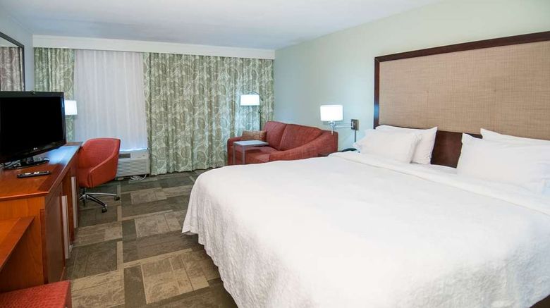 <b>Hampton Inn Lafayette Room</b>. Images powered by <a href="https://iceportal.shijigroup.com/" title="IcePortal" target="_blank">IcePortal</a>.