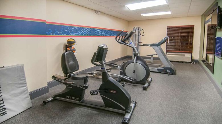 <b>Hampton Inn Lafayette Health</b>. Images powered by <a href="https://iceportal.shijigroup.com/" title="IcePortal" target="_blank">IcePortal</a>.