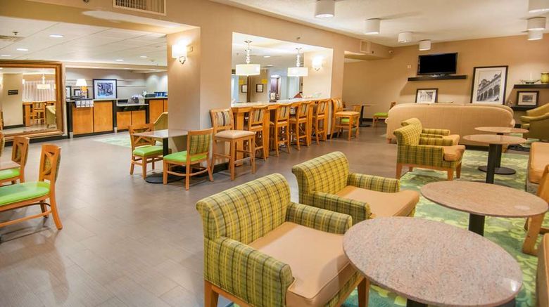 <b>Hampton Inn Lafayette Lobby</b>. Images powered by <a href="https://iceportal.shijigroup.com/" title="IcePortal" target="_blank">IcePortal</a>.