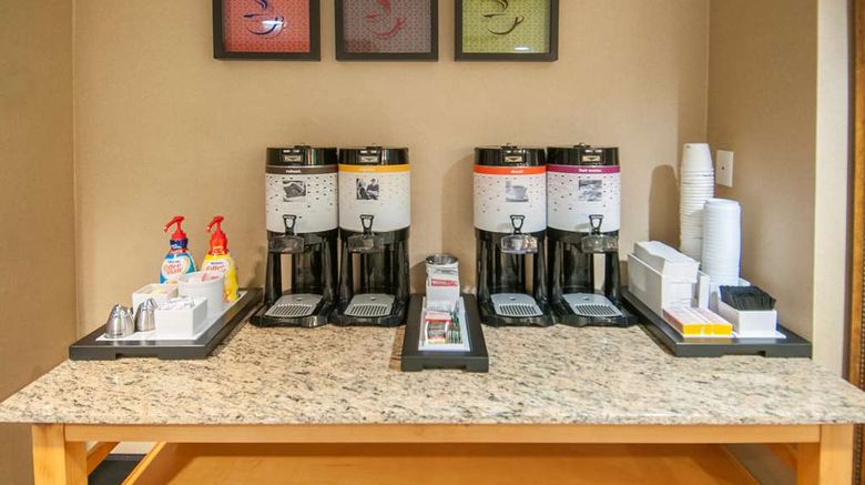 <b>Hampton Inn Lafayette Restaurant</b>. Images powered by <a href="https://iceportal.shijigroup.com/" title="IcePortal" target="_blank">IcePortal</a>.