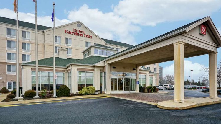 Hilton Garden Inn Ridgefield Park Exterior