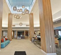 Hilton Garden Inn Ridgefield Park Lobby