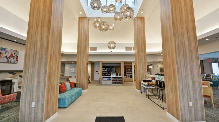 Hilton Garden Inn Ridgefield Park Lobby