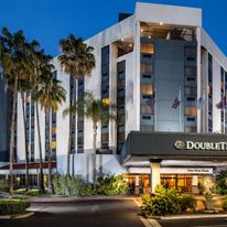 DoubleTree by Hilton Hotel Carson