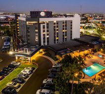 DoubleTree by Hilton Hotel Carson Exterior