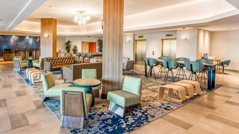 <b>DoubleTree by Hilton Hotel Carson Lobby</b>. Images powered by <a href="https://iceportal.shijigroup.com/" title="IcePortal" target="_blank">IcePortal</a>.