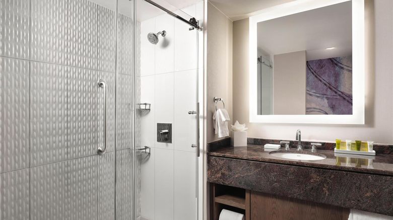 <b>Hilton Long Beach Room</b>. Images powered by <a href="https://iceportal.shijigroup.com/" title="IcePortal" target="_blank">IcePortal</a>.
