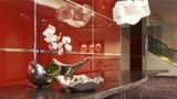 <b>Hilton Long Beach Lobby</b>. Images powered by <a href="https://iceportal.shijigroup.com/" title="IcePortal" target="_blank">IcePortal</a>.