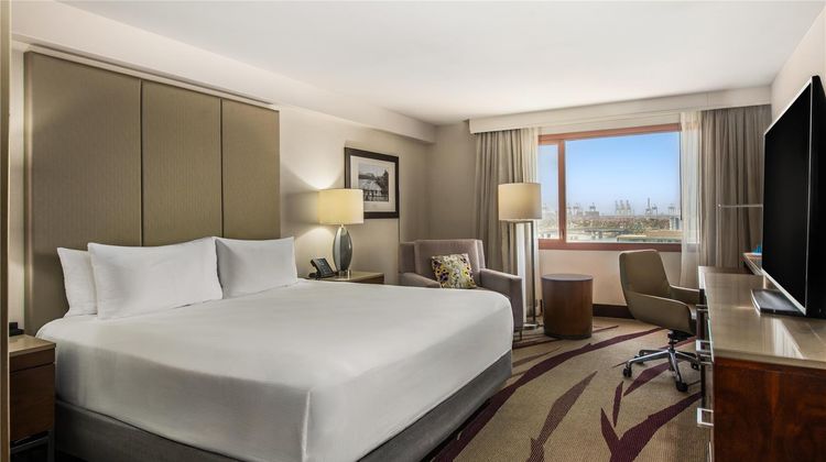 Hilton Long Beach Room