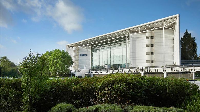 Hilton London Heathrow Airport Exterior. Images powered by <a href="https://iceportal.shijigroup.com" target="_blank" rel="noopener">Ice Portal</a>.