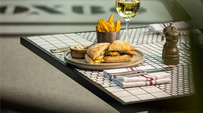 <b>Hilton London Heathrow Airport Restaurant</b>. Images powered by <a href="https://iceportal.shijigroup.com/" title="IcePortal" target="_blank">IcePortal</a>.