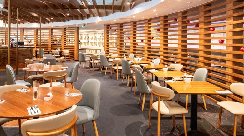 <b>Hilton London Heathrow Terminal 5 Restaurant</b>. Images powered by <a href="https://iceportal.shijigroup.com/" title="IcePortal" target="_blank">IcePortal</a>.