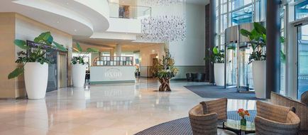 Hilton Reading Lobby