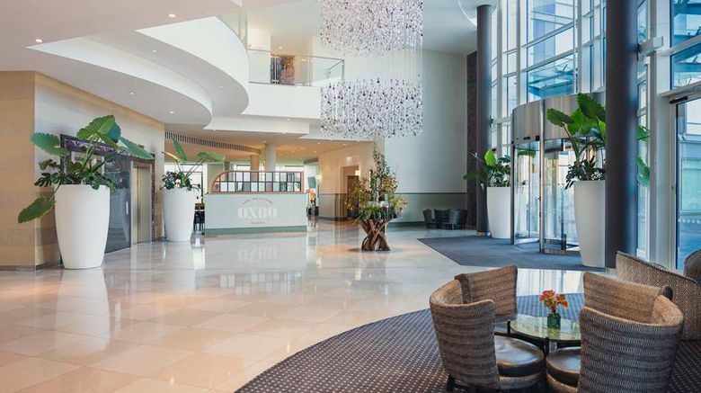 <b>Hilton Reading Lobby</b>. Images powered by <a href="https://iceportal.shijigroup.com/" title="IcePortal" target="_blank">IcePortal</a>.