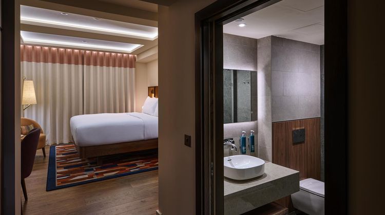 DoubleTree by Hilton London - West End Room