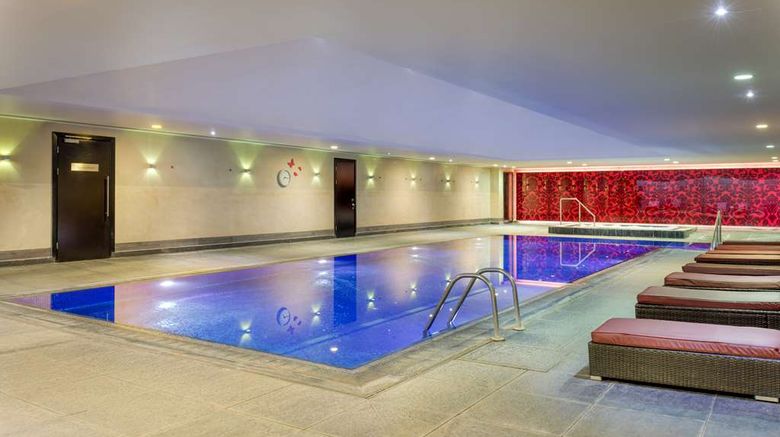 <b>Hilton London Syon Park Pool</b>. Images powered by <a href="https://iceportal.shijigroup.com/" title="IcePortal" target="_blank">IcePortal</a>.