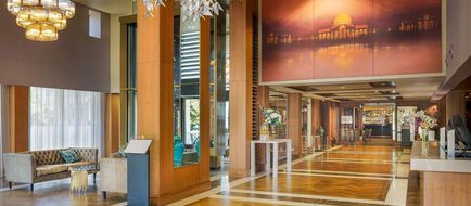 Hilton London Syon Park Lobby