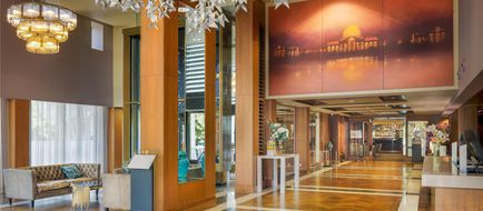 Hilton London Syon Park Lobby