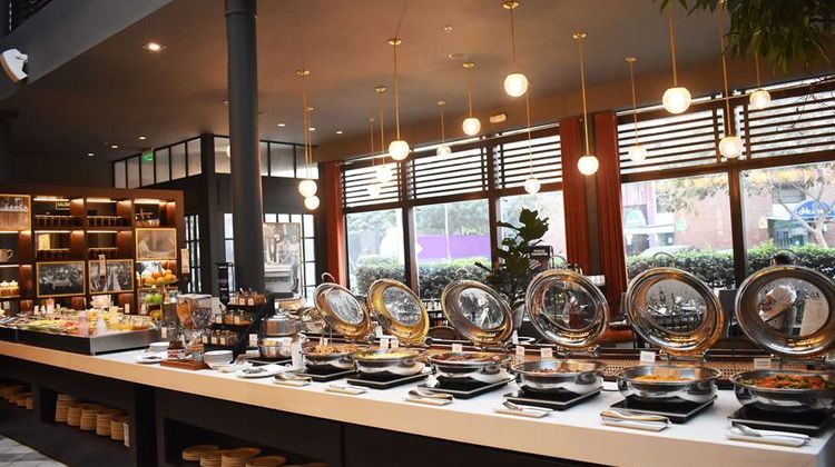 El Pardo Doubletree By Hilton Restaurant