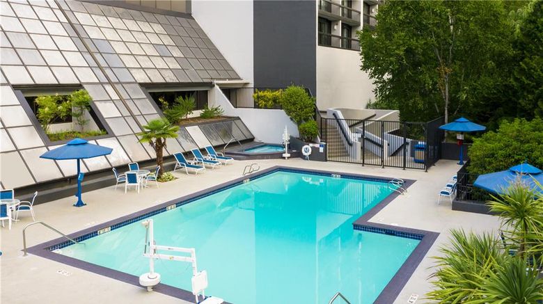 <b>Hilton Bellevue Pool</b>. Images powered by <a href="https://iceportal.shijigroup.com/" title="IcePortal" target="_blank">IcePortal</a>.