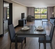 Hilton Bellevue Room