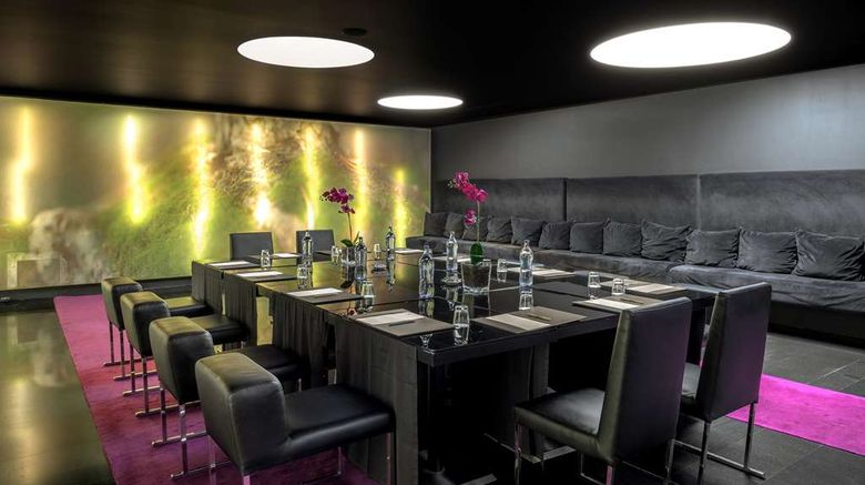 <b>DoubleTree by Hilton Lisbon Fontana Park Restaurant</b>. Images powered by <a href="https://iceportal.shijigroup.com/" title="IcePortal" target="_blank">IcePortal</a>.